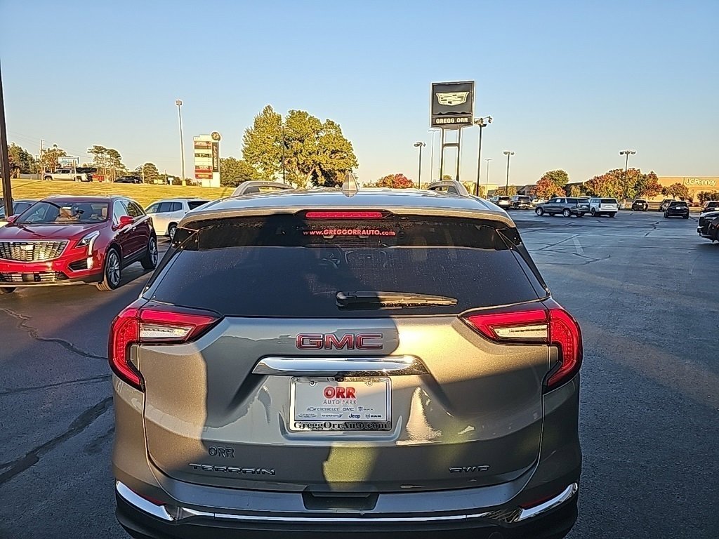2024 Gmc Terrain SLT photo 4