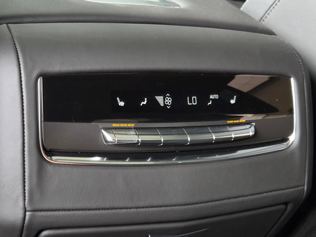2026 Cadillac Escalade Platinum Sport - Photo 16