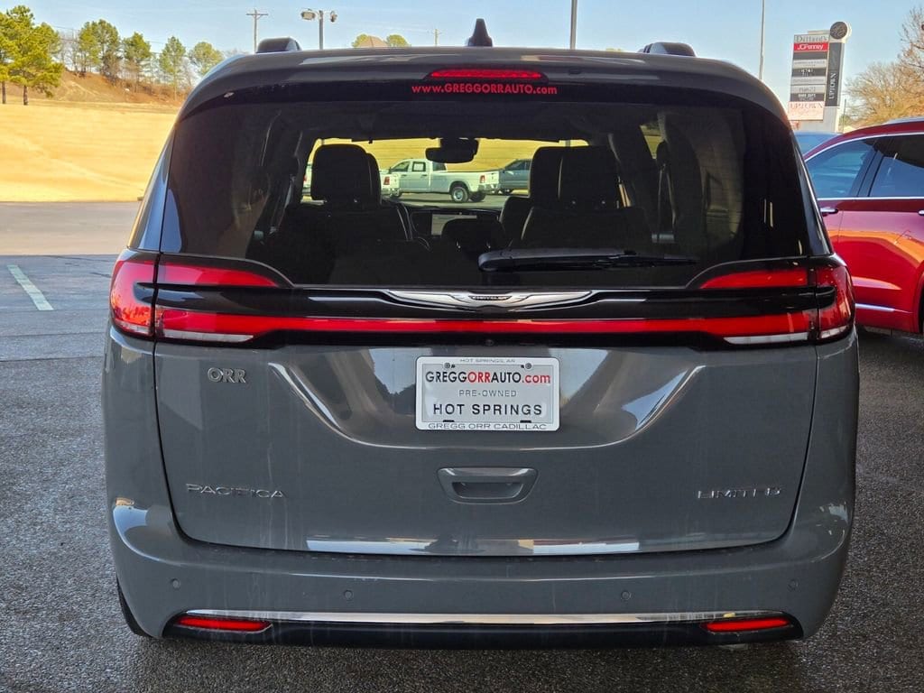 Used 2023 Chrysler Pacifica Limited