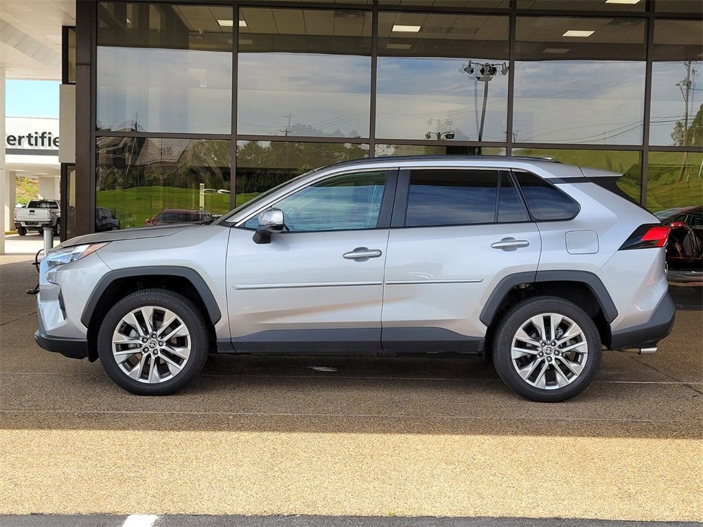 Used 2022 Toyota RAV4 XLE Premium with VIN 2T3C1RFV0NW210196 for sale in Hot Springs, AR