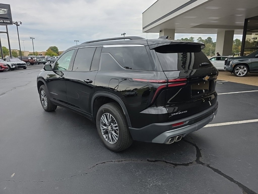Used 2025 Chevrolet Traverse LT SUV