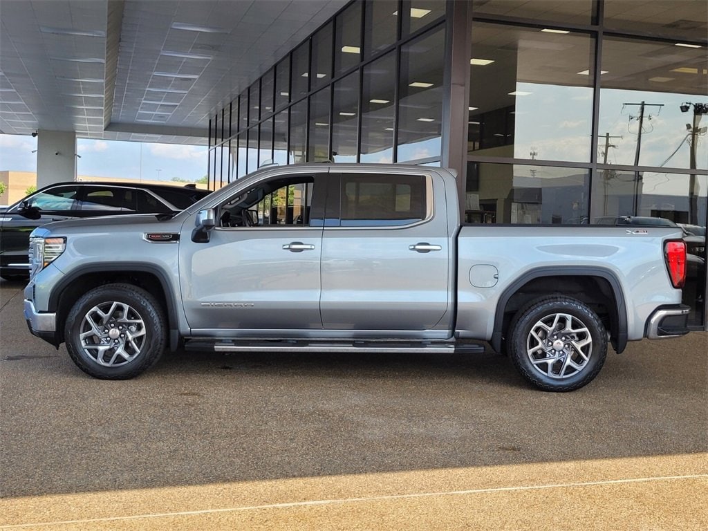Used 2023 GMC Sierra 1500 SLT with VIN 3GTUUDEL2PG294894 for sale in Little Rock