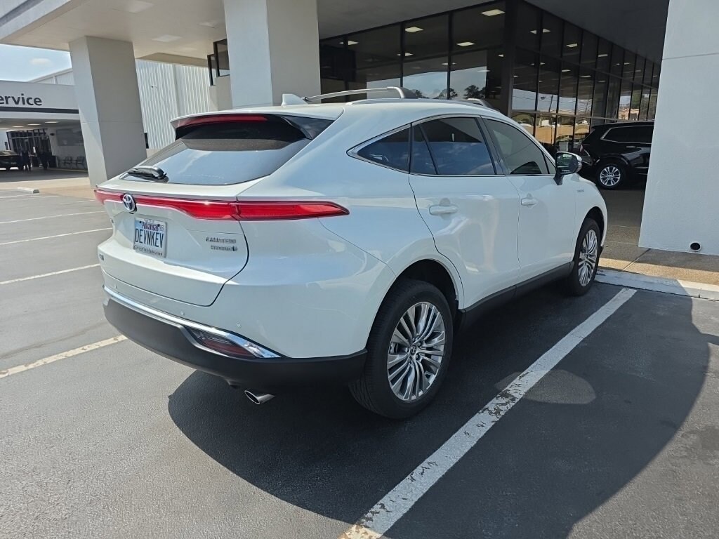 Used 2021 Toyota Venza LE