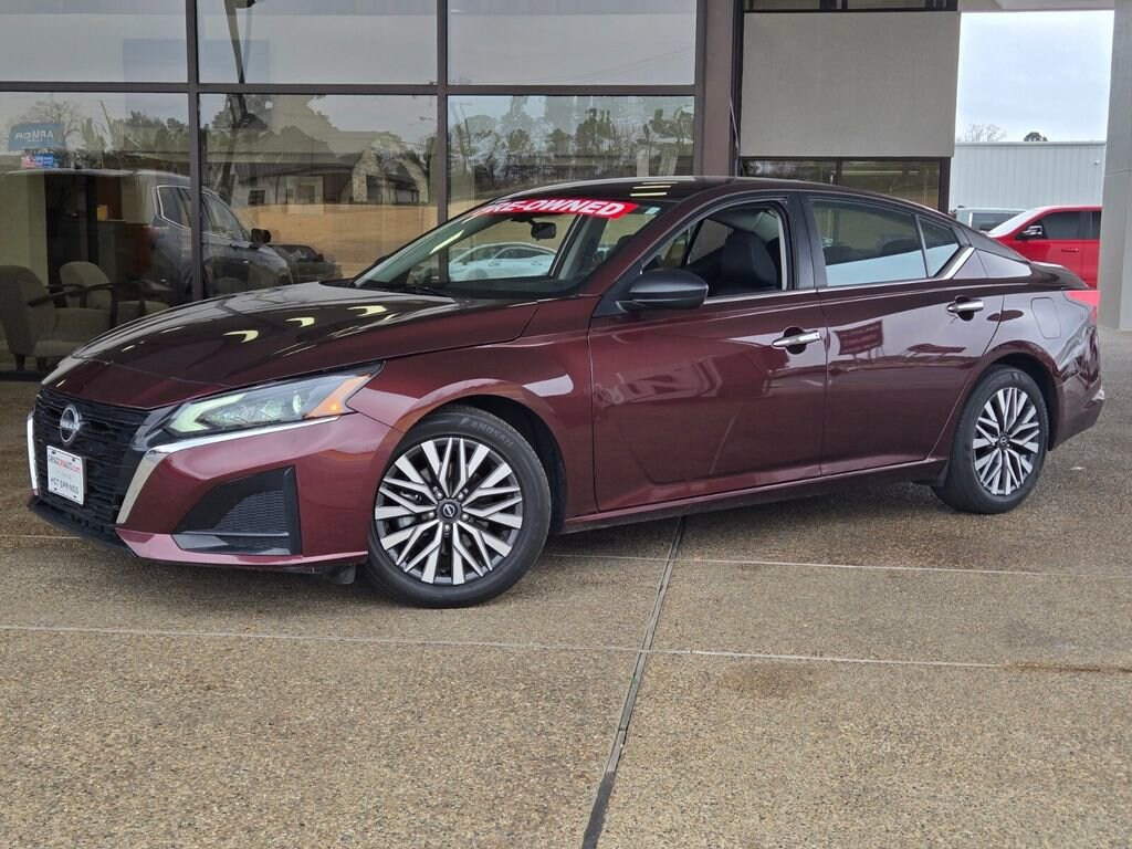 Used 2024 Nissan Altima 2.5 SV