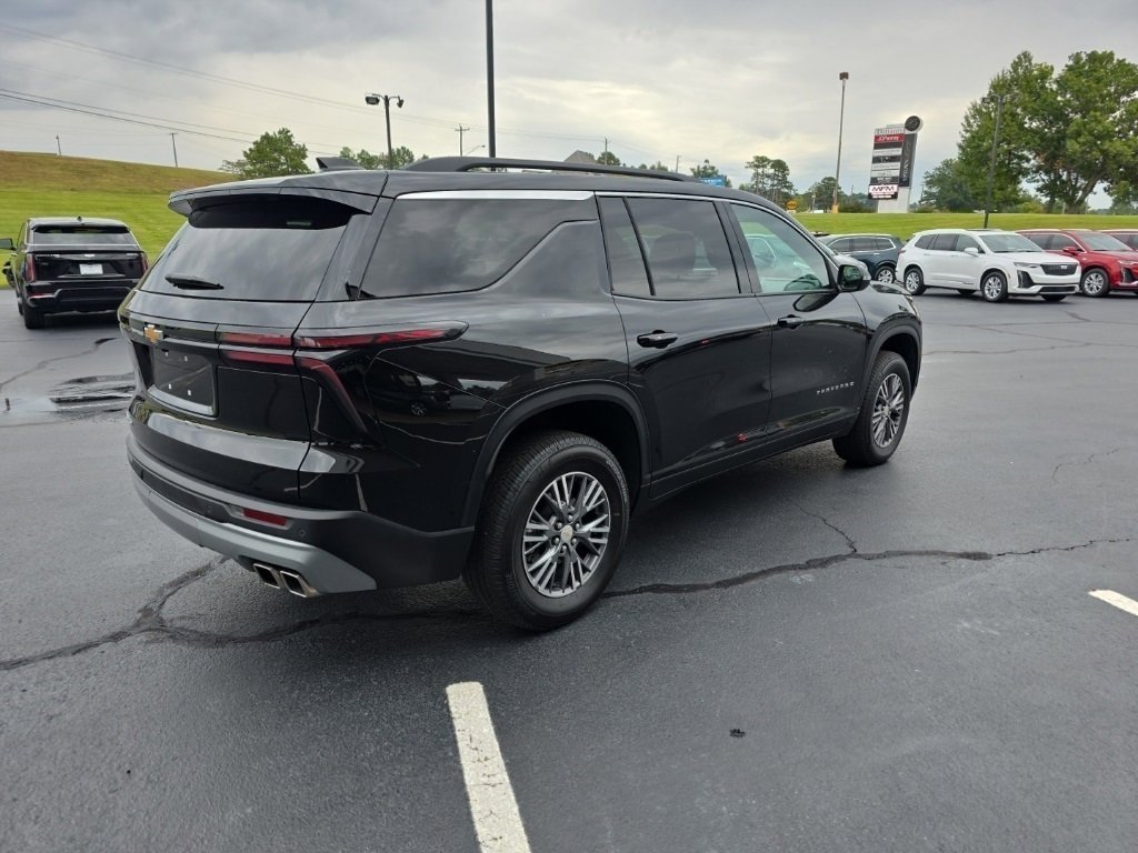 2025 Chevrolet Traverse photo 4