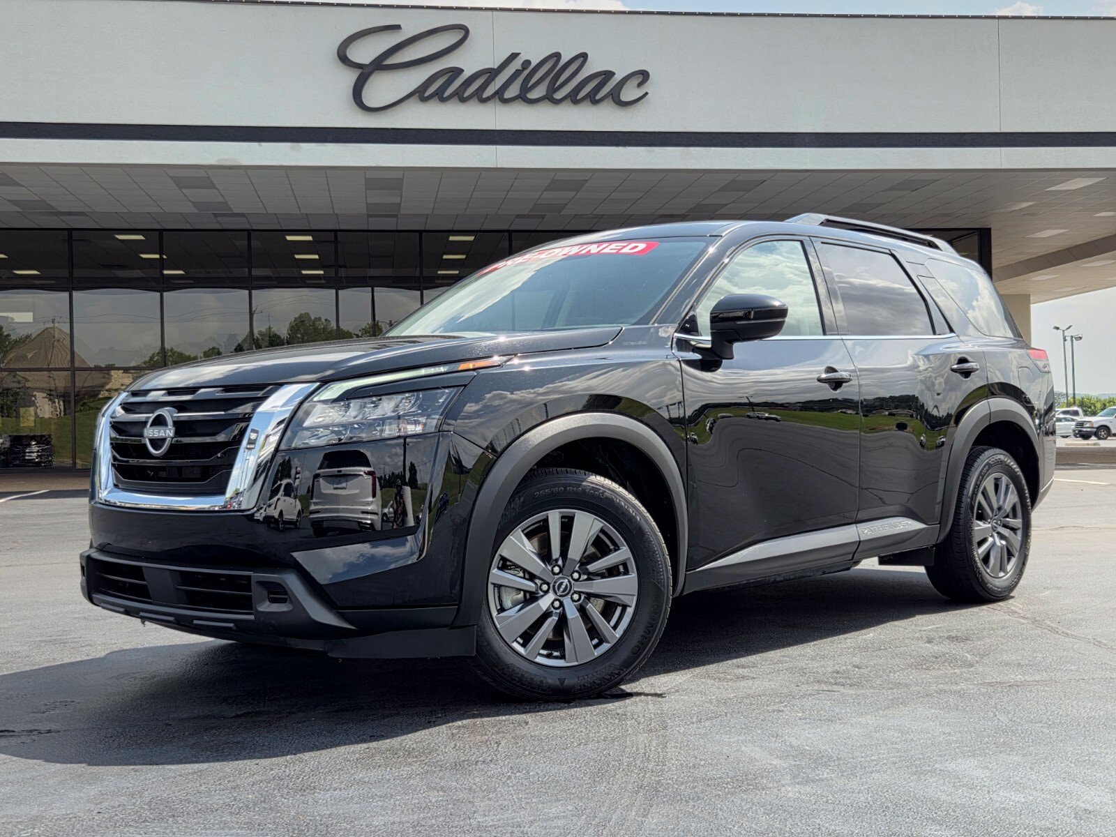 2025 Nissan Pathfinder SV