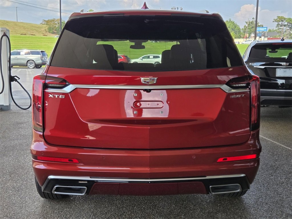 2025 Cadillac XT6 Luxury photo 4