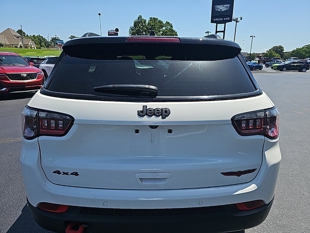 2024 Jeep Compass Trailhawk photo 2