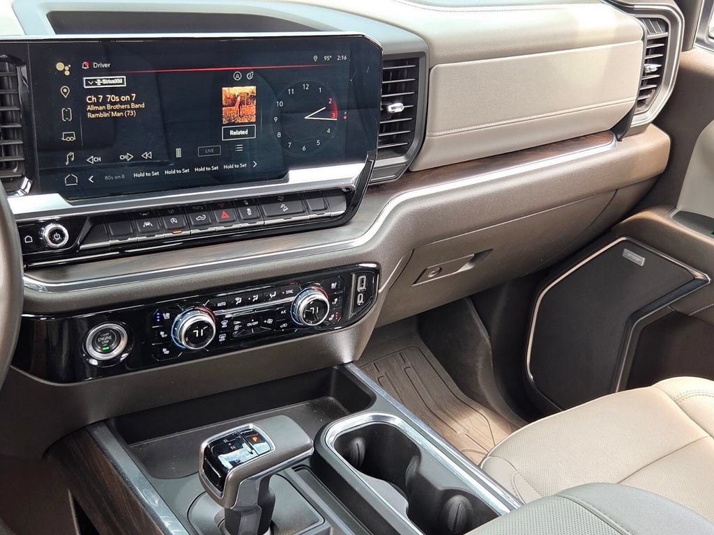 2023 GMC Sierra 1500 SLT - Photo 23