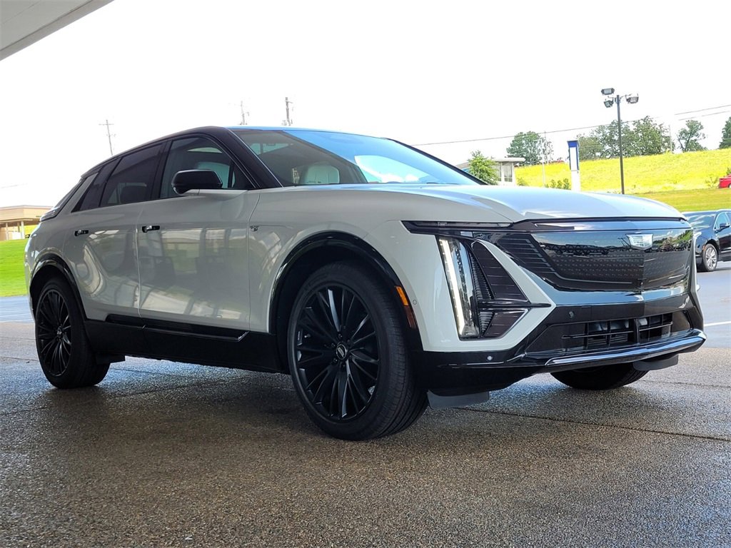 2025 Cadillac Lyriq Sport photo 4