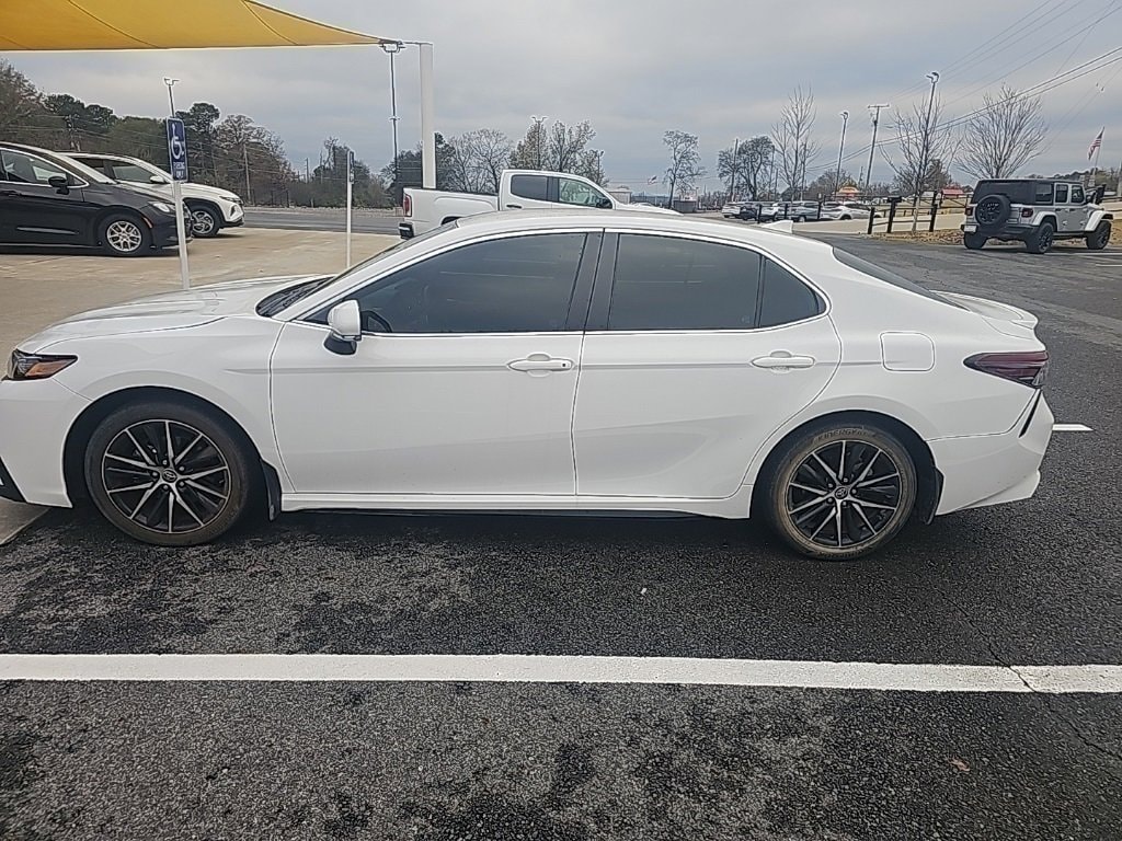 Used 2023 Toyota Camry SE