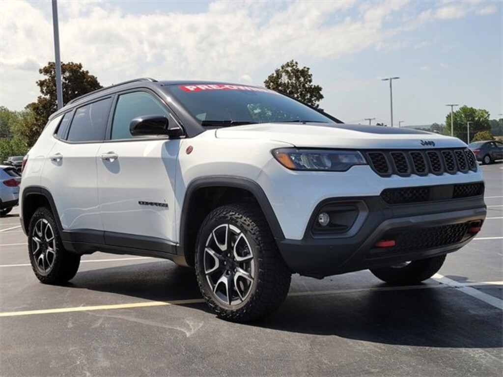 Used 2024 Jeep Compass Trailhawk