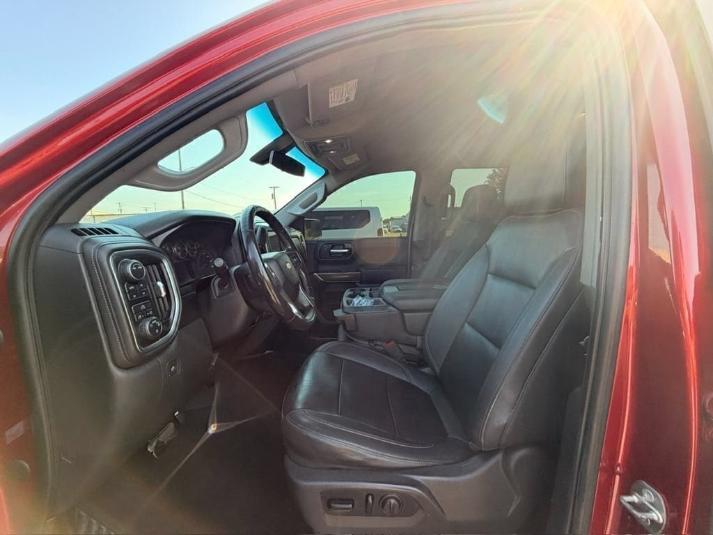 Used 2021 Chevrolet Silverado 1500 LT with VIN 3GCUYDED3MG249729 for sale in Little Rock