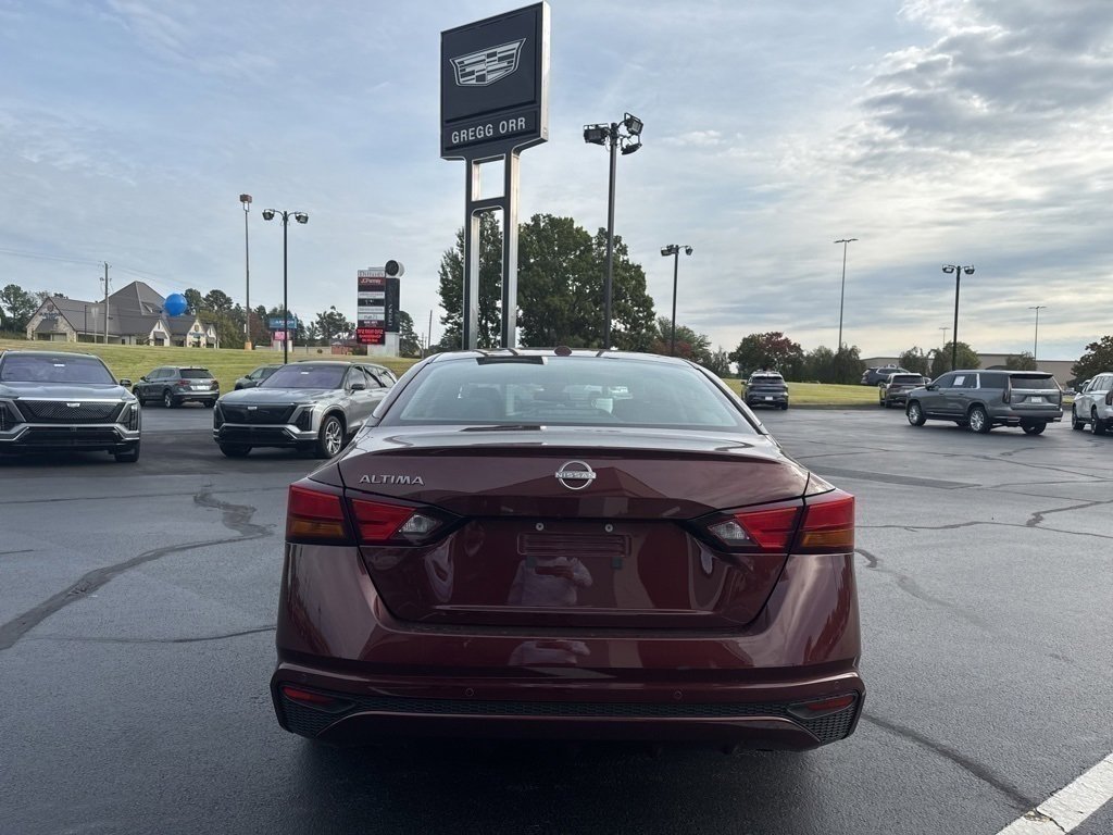 2025 Nissan Altima SV photo 4
