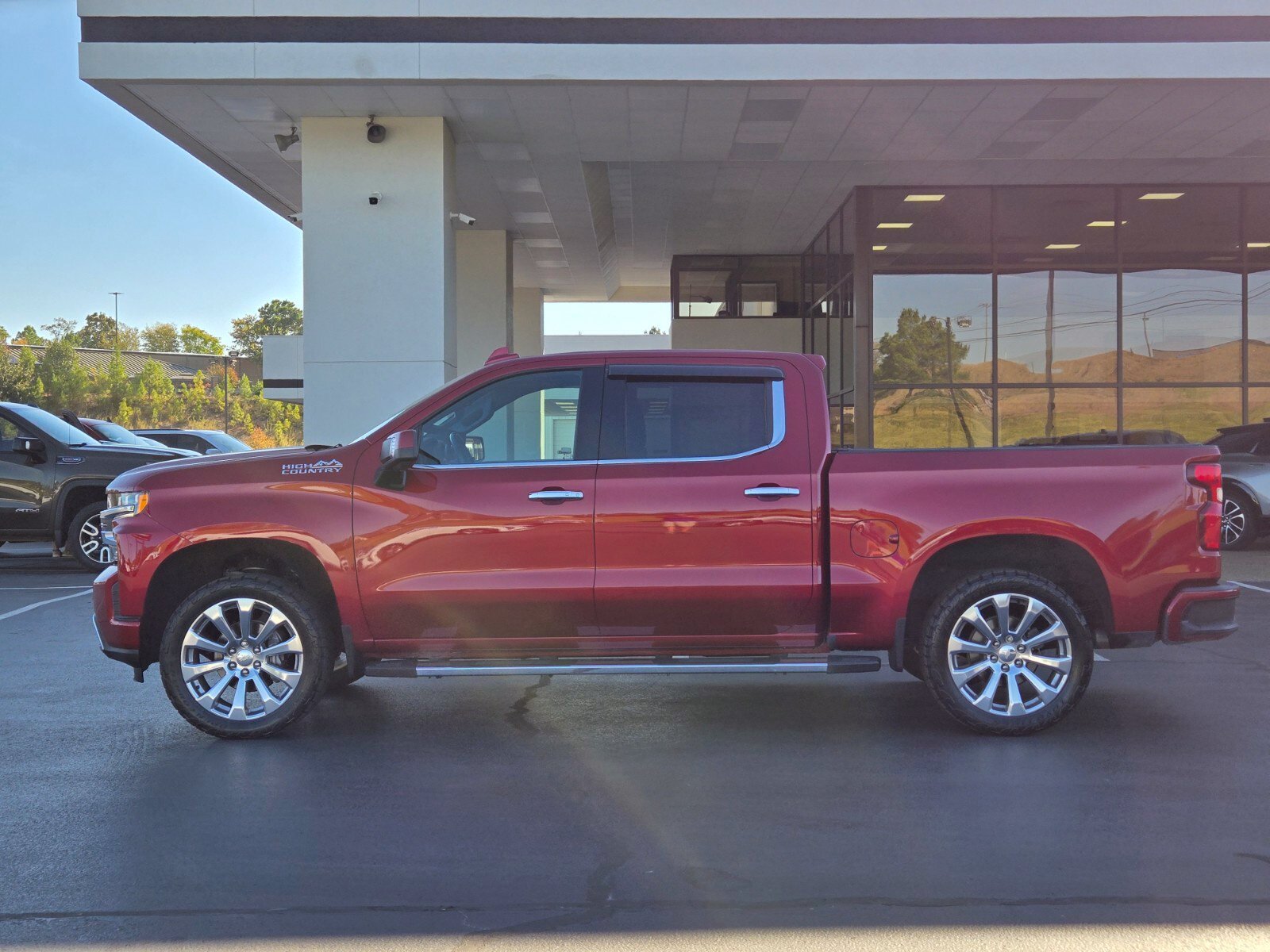 Used 2022 Chevrolet Silverado 1500 Limited High Country with VIN 3GCUYHEL3NG203401 for sale in Little Rock
