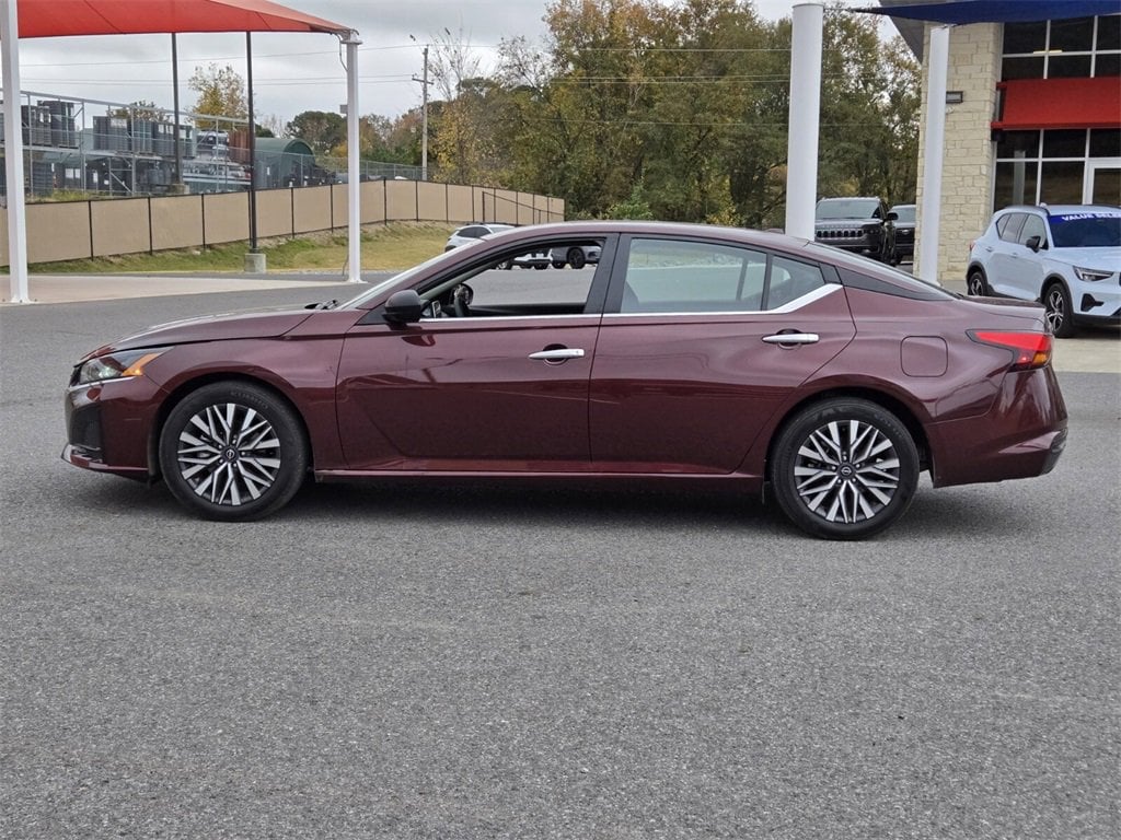 Used 2025 Nissan Altima SV