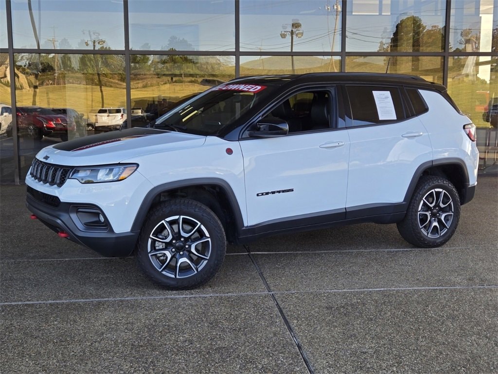 Used 2024 Jeep Compass Trailhawk
