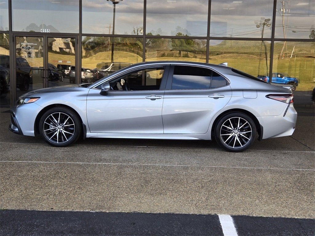 Used 2024 Toyota Camry Hybrid SE