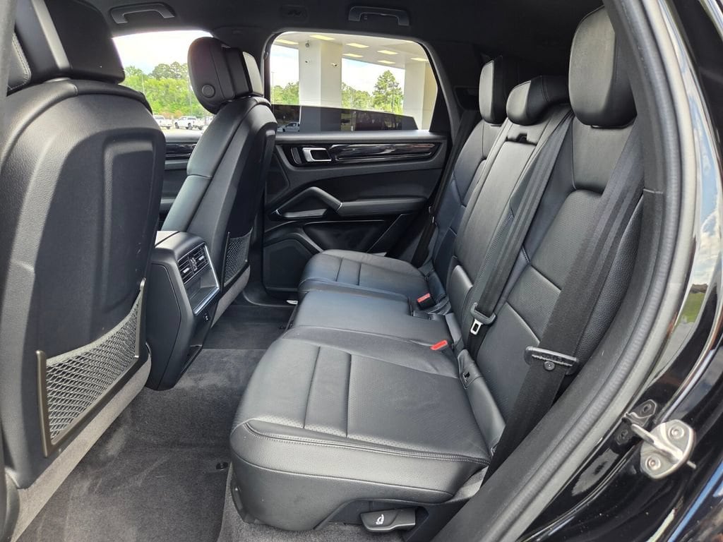 2022 Porsche Cayenne Base - Photo 11
