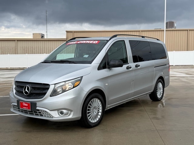 2017 Mercedes-Benz Metris Passenger Van Base