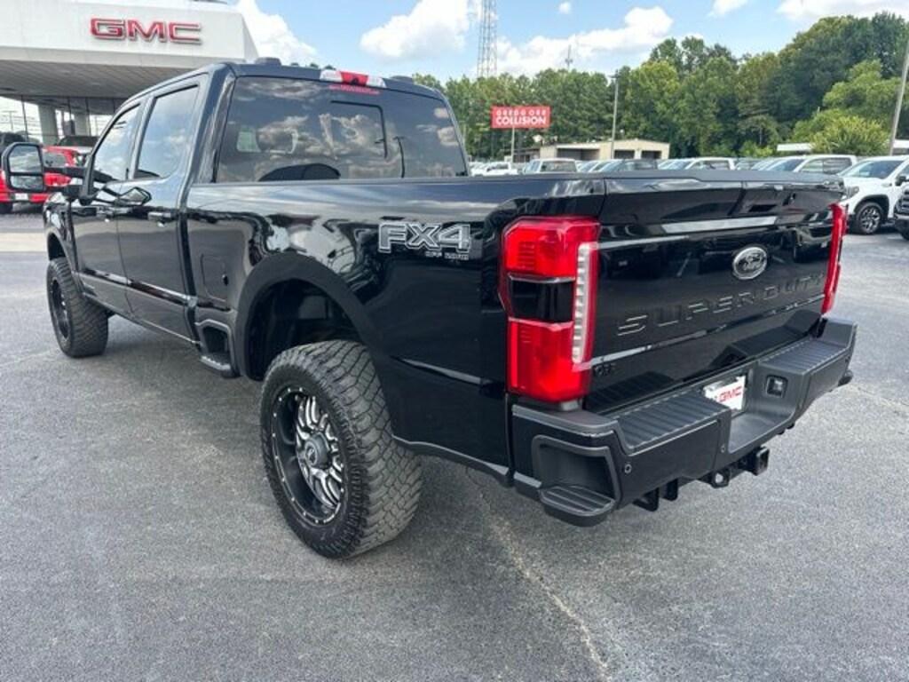 Used 2025 Ford F-250SD Lariat Truck