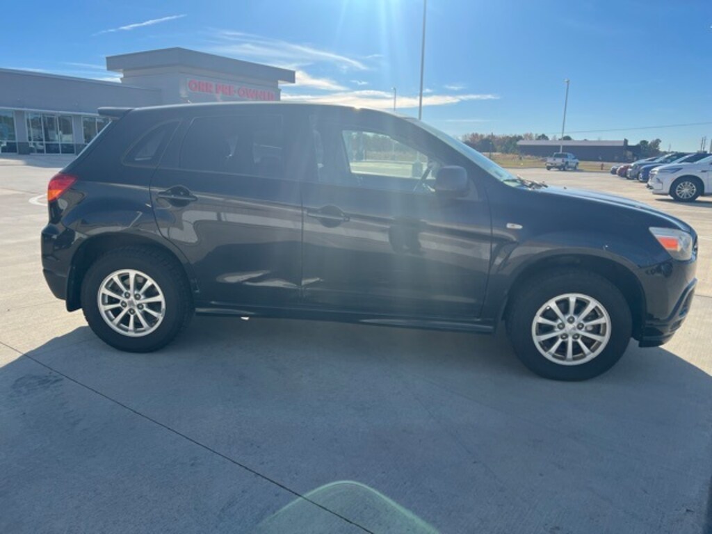 Used 2011 Mitsubishi Outlander Sport ES SUV