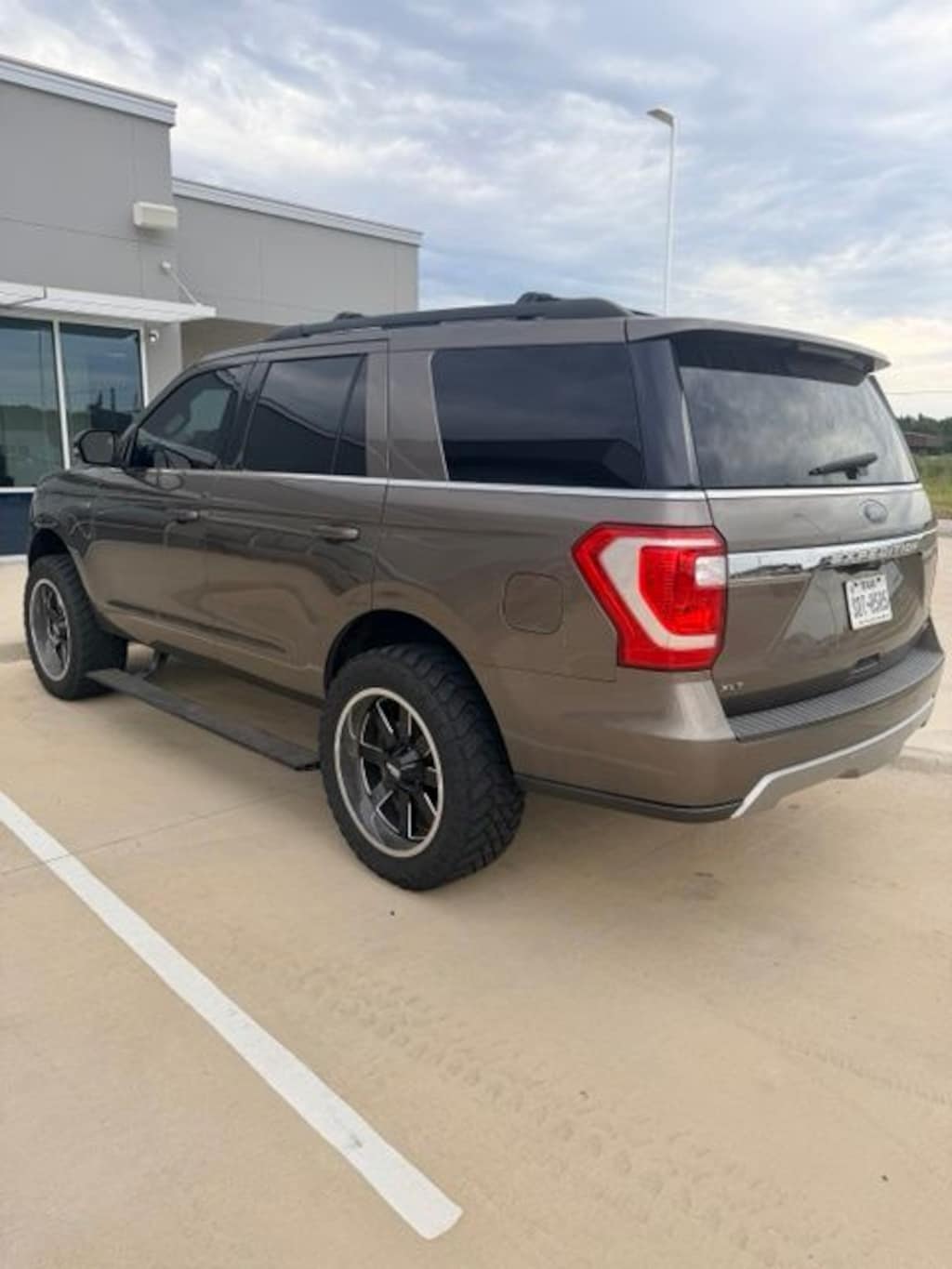 Used 2018 Ford Expedition XLT SUV