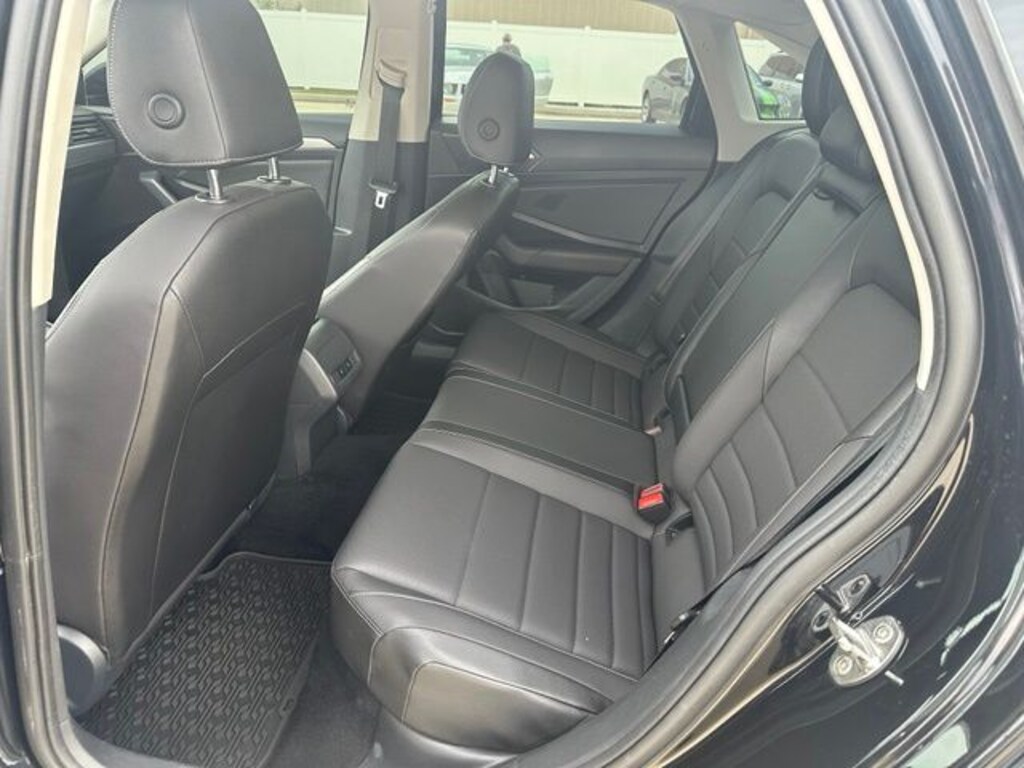 Used 2021 Volkswagen Jetta 1.4T SE Sedan