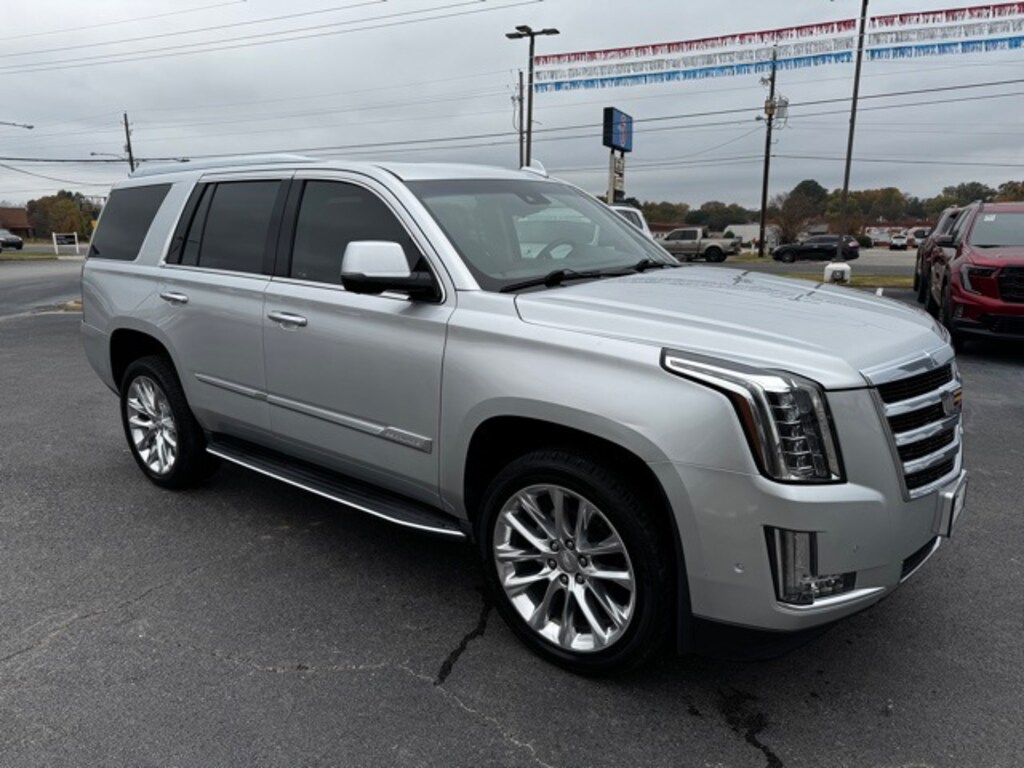Used 2018 Cadillac Escalade Luxury SUV