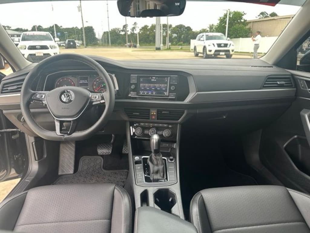 Used 2021 Volkswagen Jetta 1.4T SE Sedan