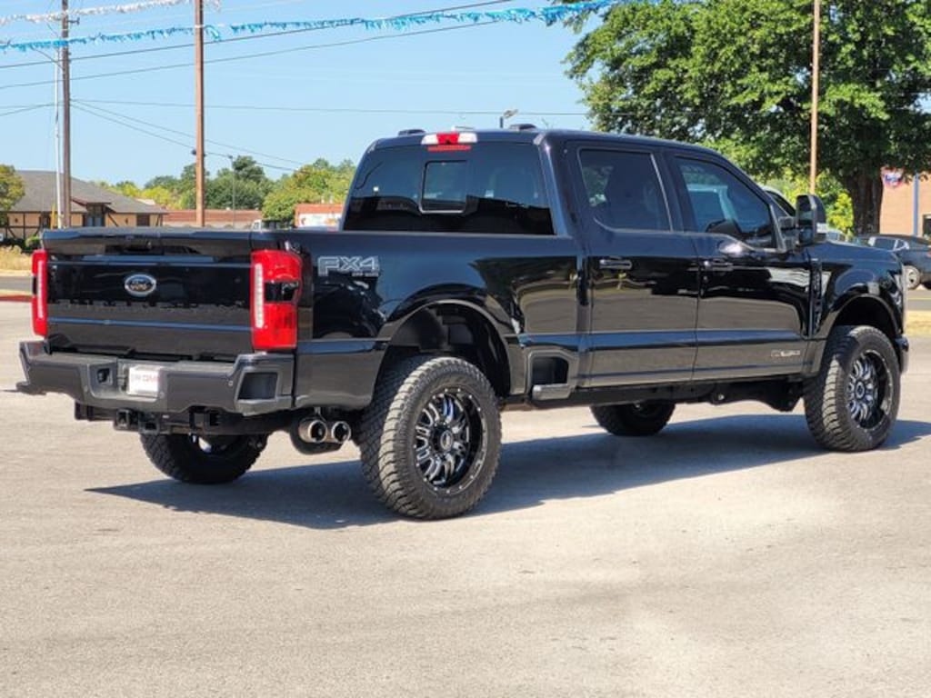Used 2025 Ford F-250SD Lariat Truck