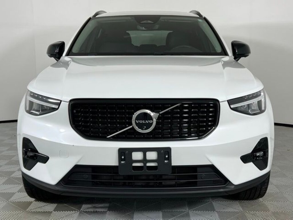Used 2024 Volvo XC40 B5 Plus Dark Theme SUV