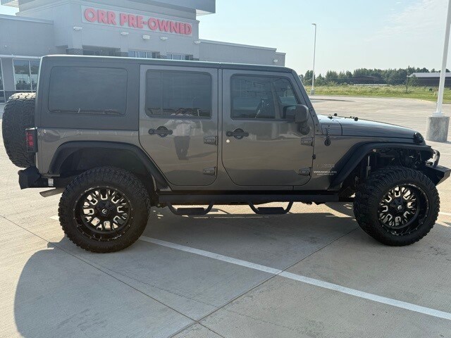 2017 Jeep Wrangler Unlimited Sport photo 2