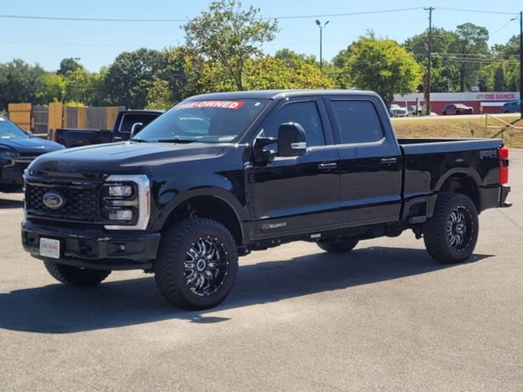 Used 2025 Ford F-250SD Lariat Truck