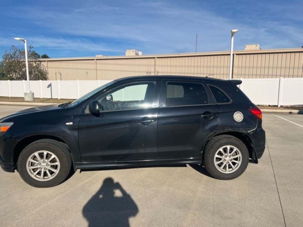 Used 2011 Mitsubishi Outlander Sport ES SUV