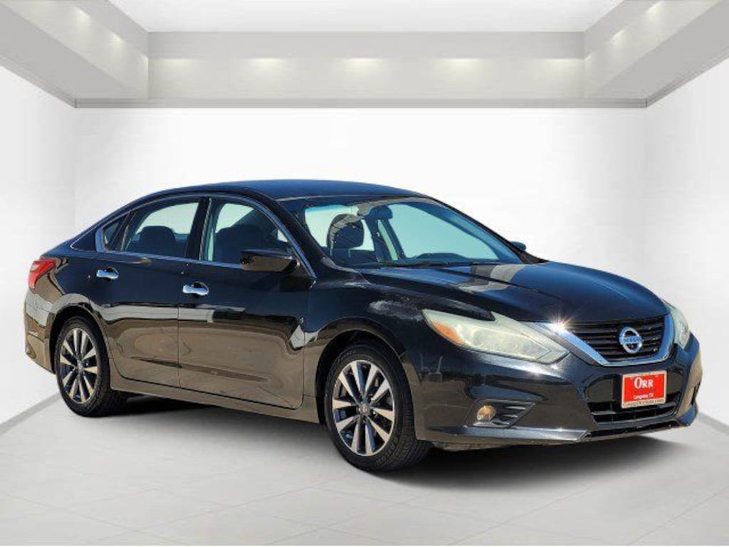 Used 2017 Nissan Altima 2.5 SV Sedan