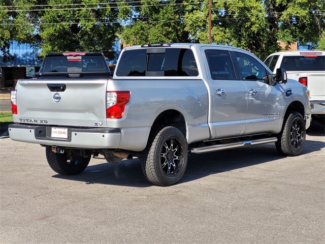 2016 Nissan Titan SV photo 4