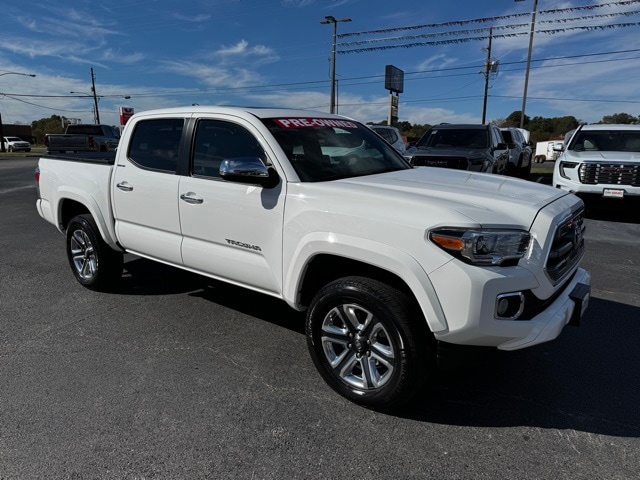 2016 Toyota Tacoma Limited's photo