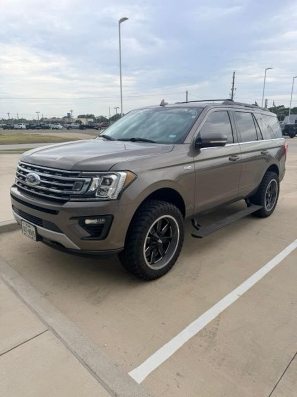 Used 2018 Ford Expedition XLT SUV