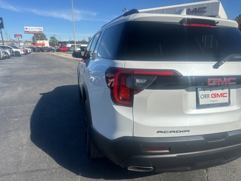Used 2023 GMC Acadia SLT SUV