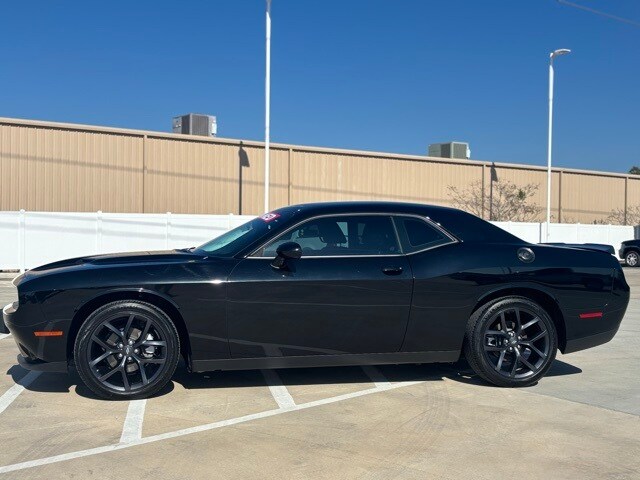 2023 Dodge Challenger SXT photo 4
