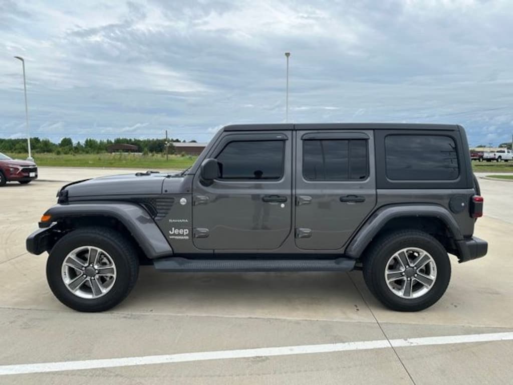 Used 2021 Jeep Wrangler Unlimited Sahara SUV