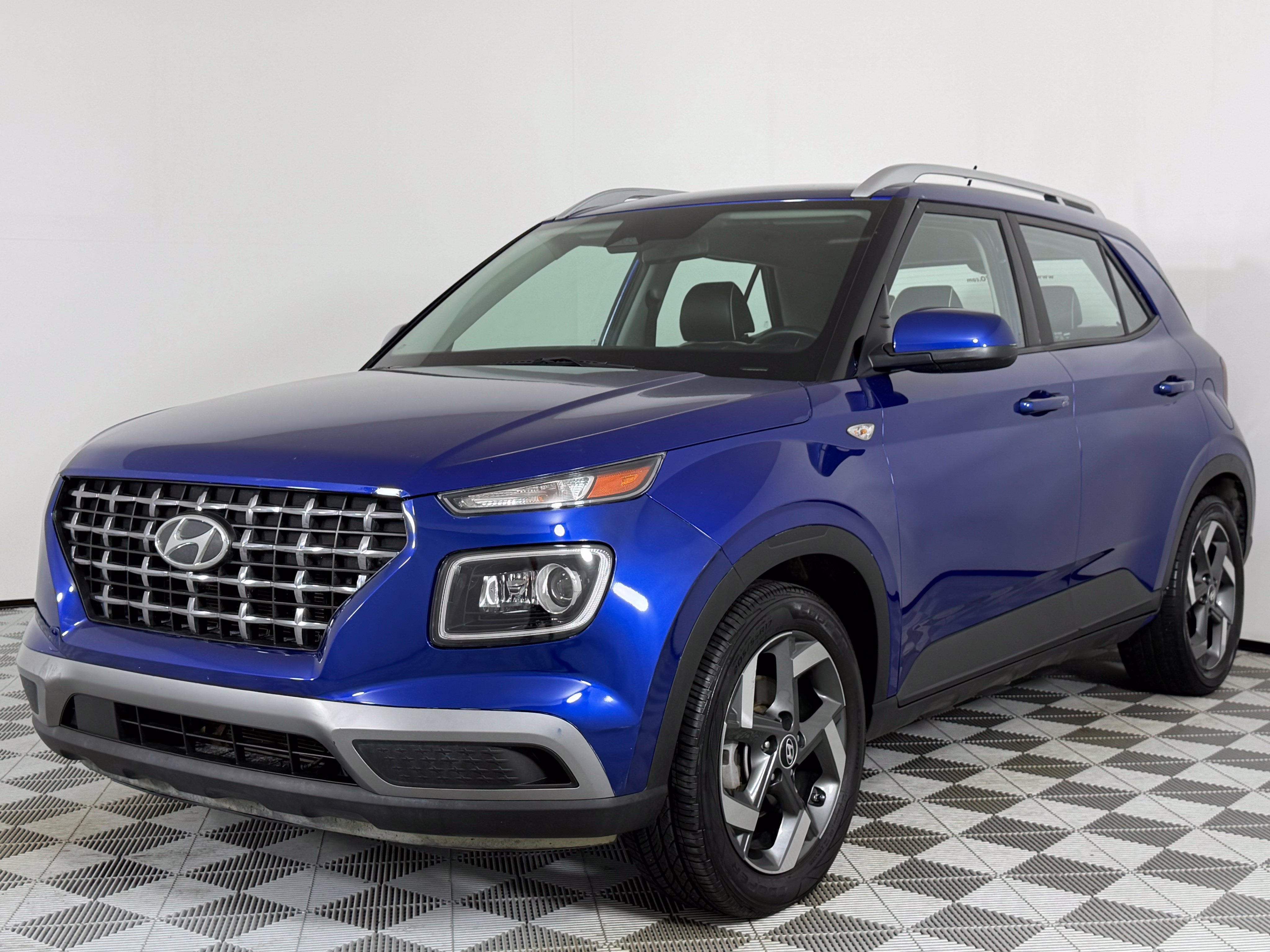 Used 2024 Hyundai Venue Limited SUV