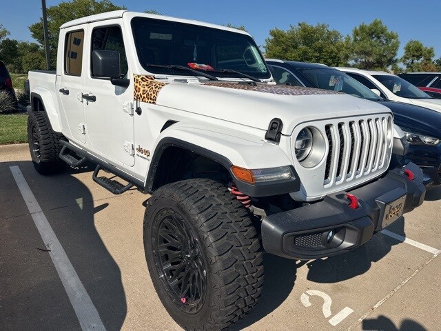 2020 Jeep Gladiator Overland photo 2