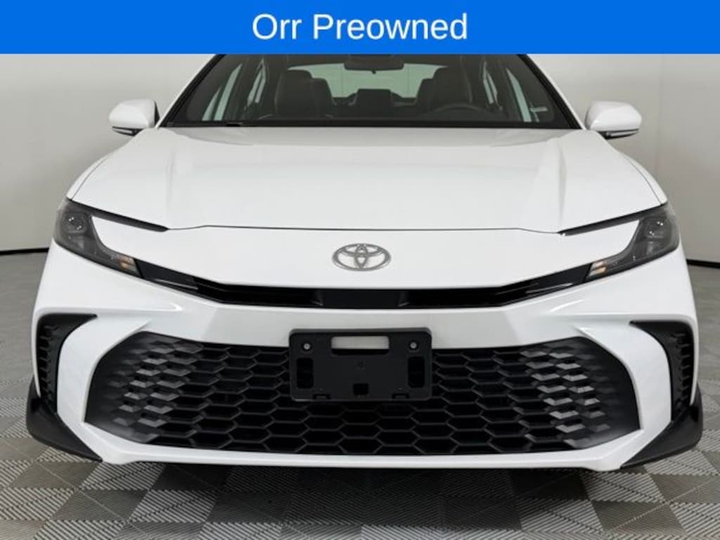 Used 2025 Toyota Camry SE Sedan