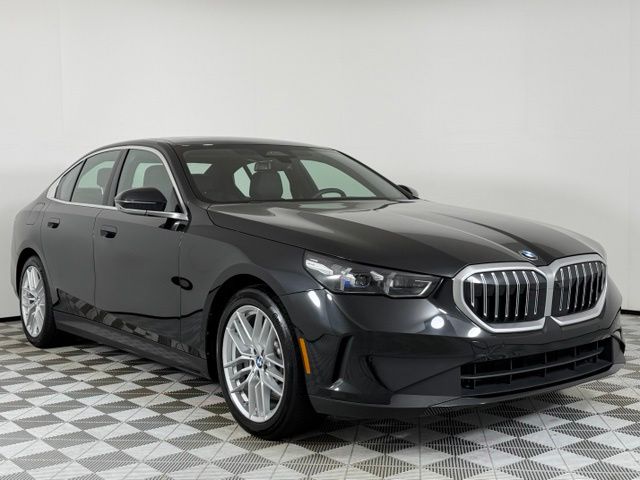2025 BMW 5 Series 530i