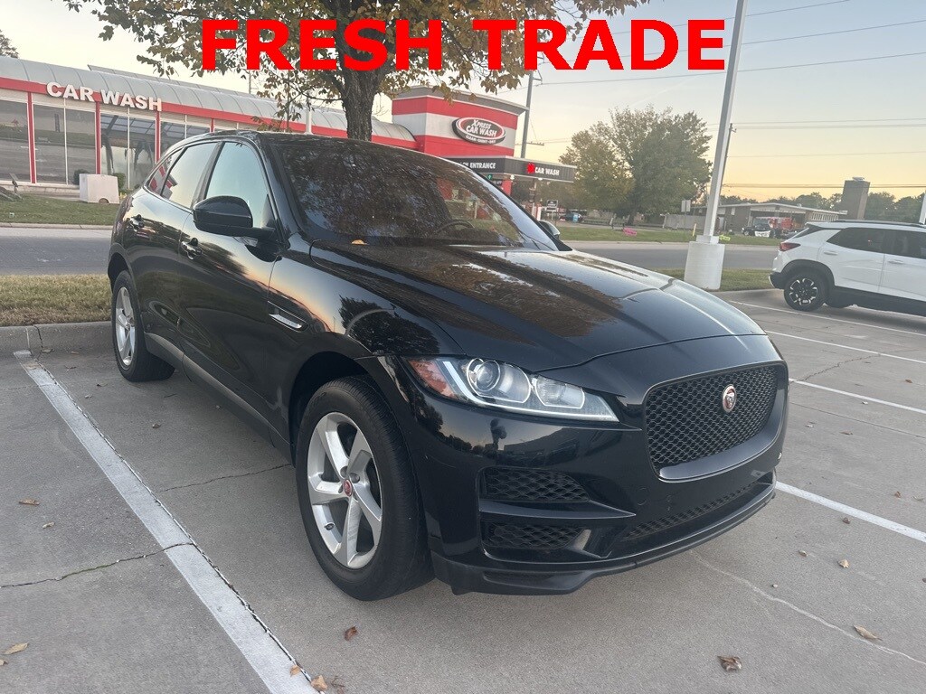 2020 Jaguar F-PACE Premium photo 2