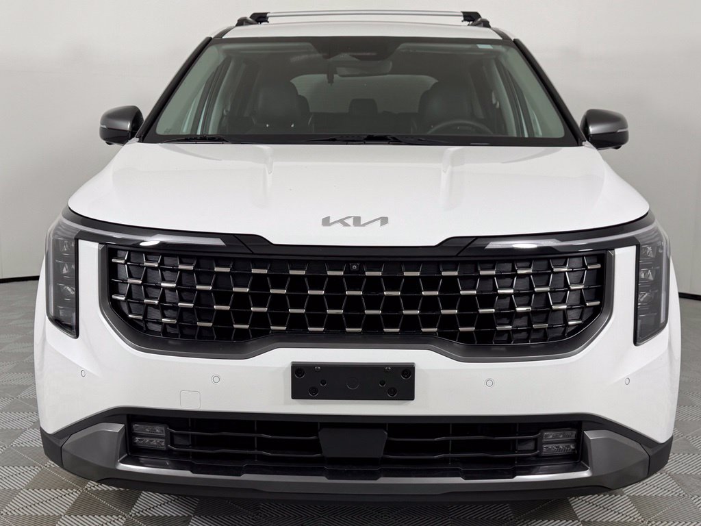 Used 2025 Kia Carnival SX Minivan/Van