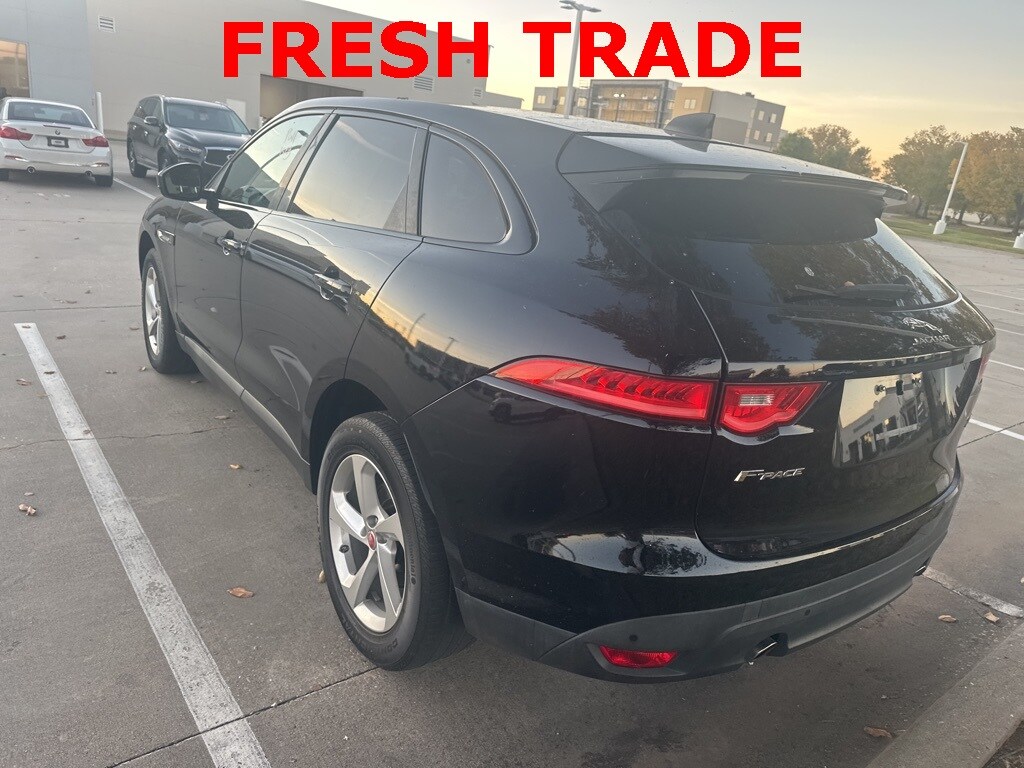 2020 Jaguar F-PACE Premium photo 4