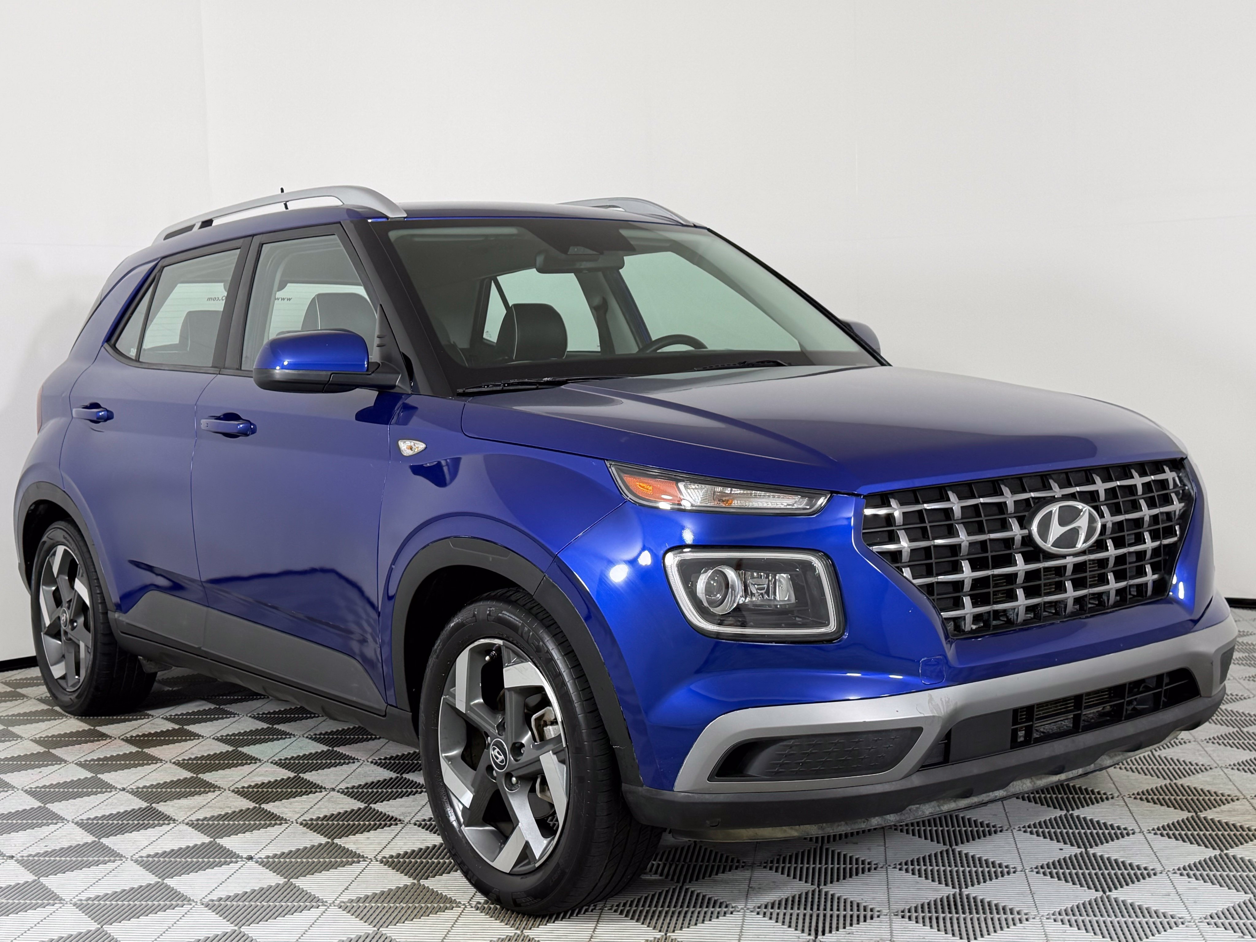 Used 2024 Hyundai Venue Limited SUV
